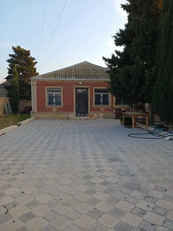 Satılır 4 otaqlı həyət evi 200 m²