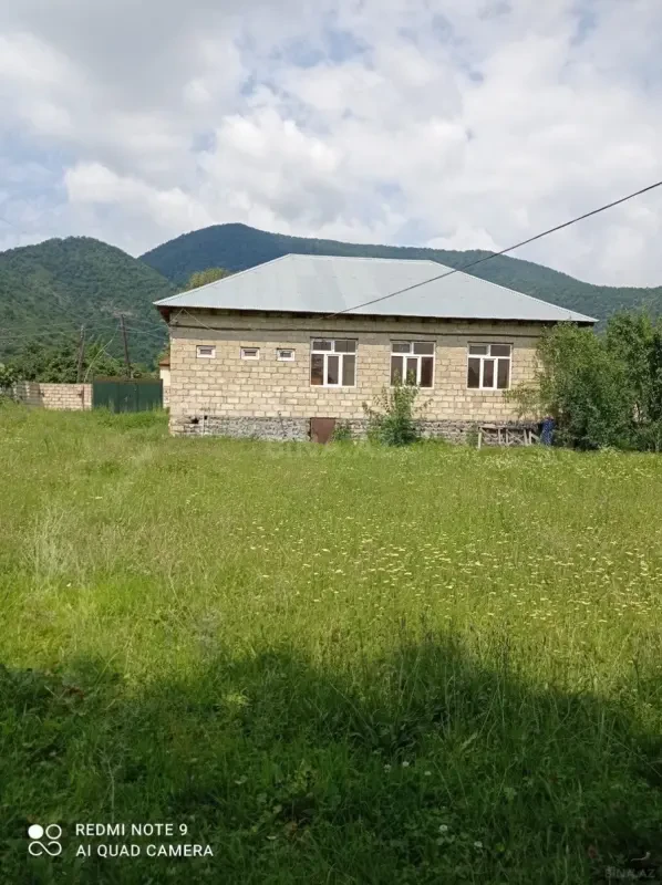 Satılır 3 otaqlı həyət evi 140 m²