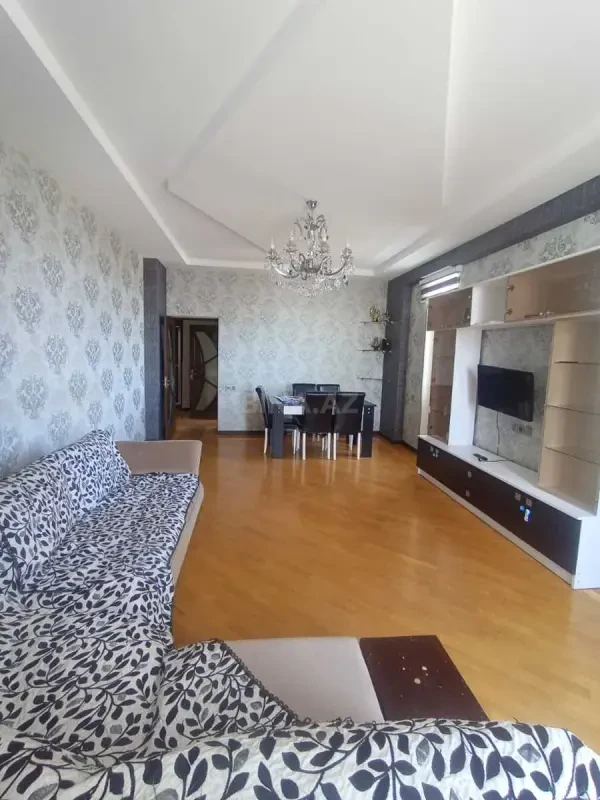 Kirayə verilir 2 otaqlı mənzil 120 m²