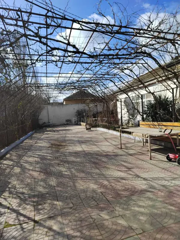 Satılır 4 otaqlı həyət evi 100 m²