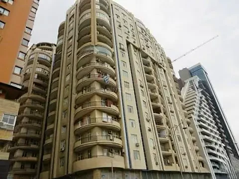 Satılır 4 otaqlı mənzil 175 m² — Bakı, Xətai 4 otaq 175.00 m²