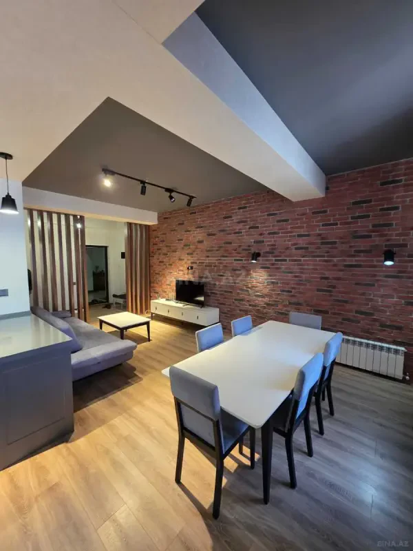 Kirayə verilir 3 otaqlı mənzil 130 m²
