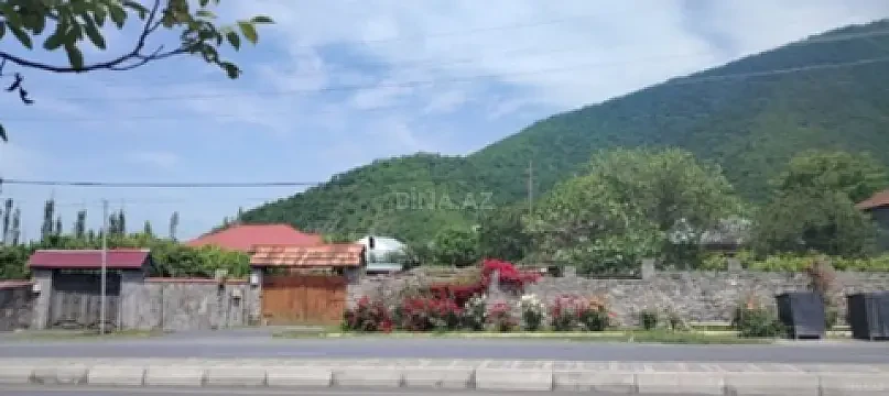 Kirayə verilir 4 otaqlı həyət evi 105 m² — Qax 4 otaq 105.00 m²
