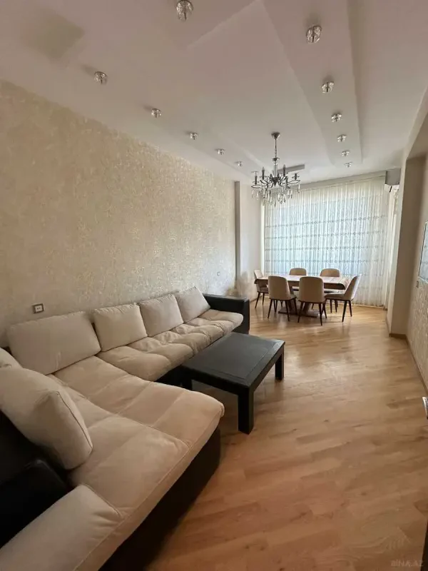 Kirayə verilir 2 otaqlı mənzil 60 m²