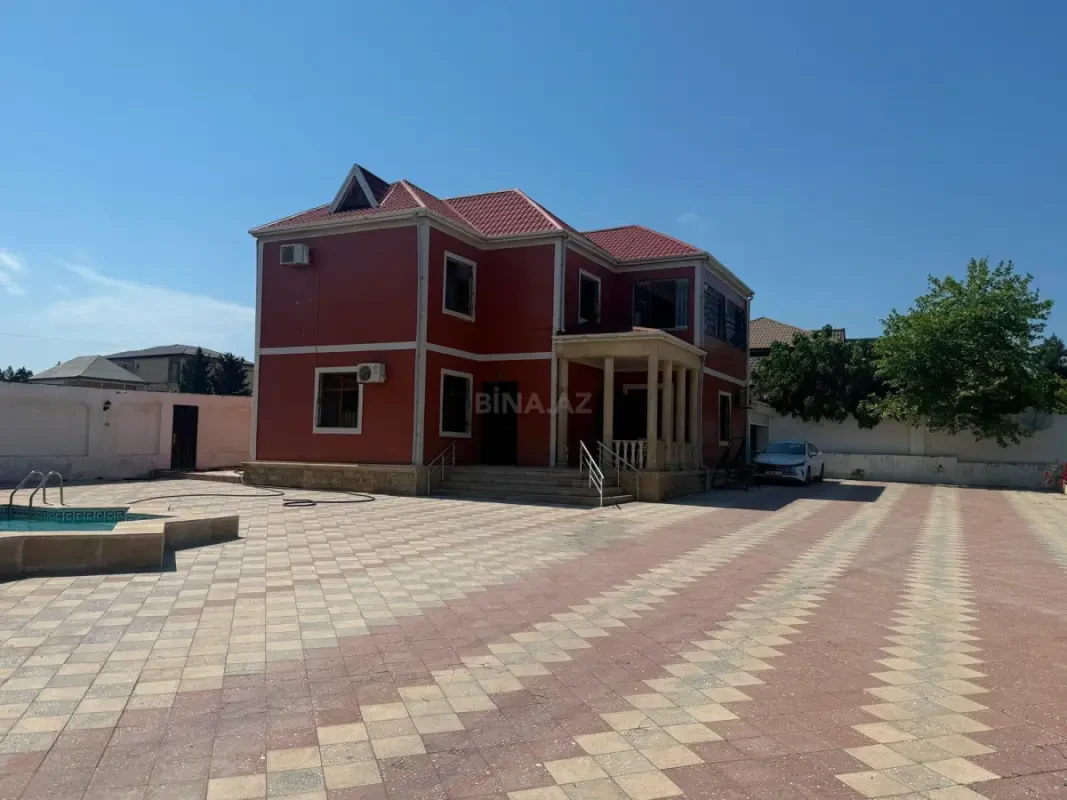 Satılır 9 otaqlı həyət evi 440 m²