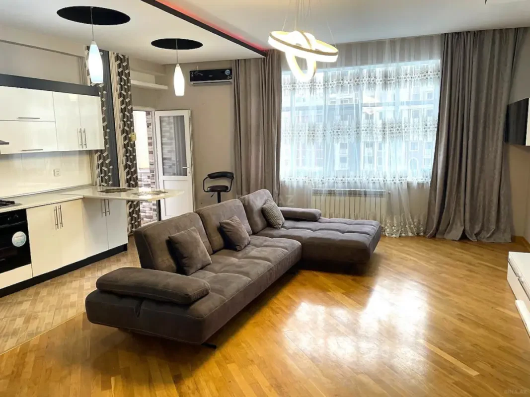Satılır 3 otaqlı mənzil 128 m²