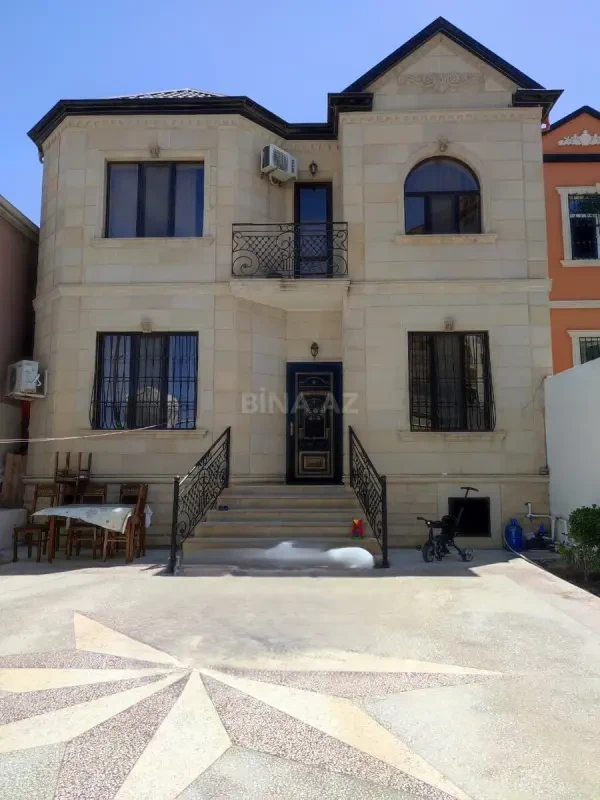Satılır 5 otaqlı həyət evi 141 m²
