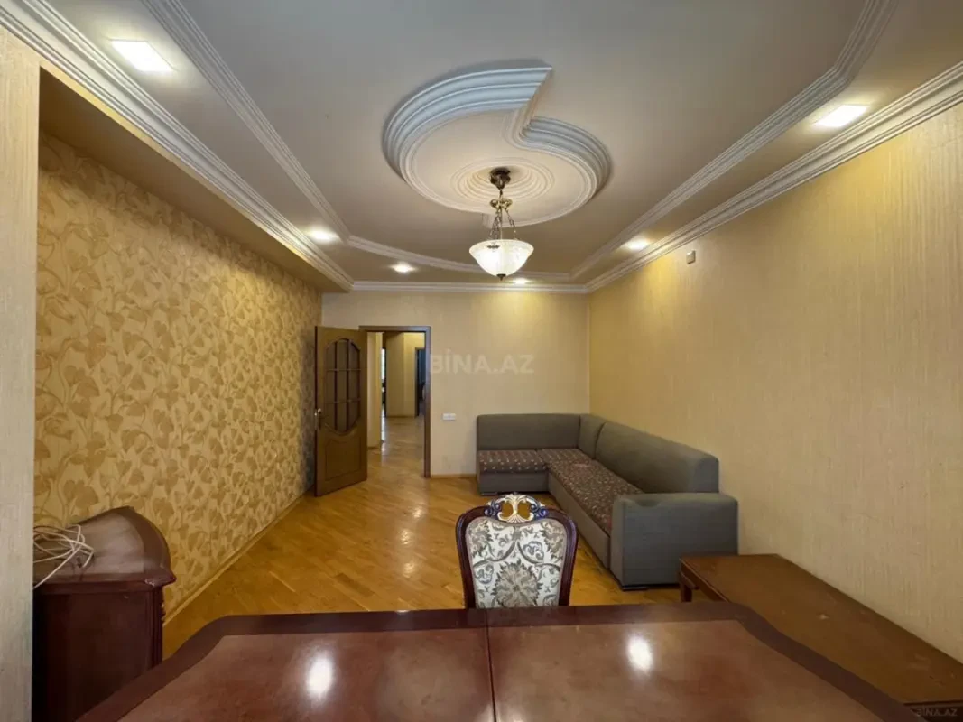 Satılır 3 otaqlı mənzil 125 m²