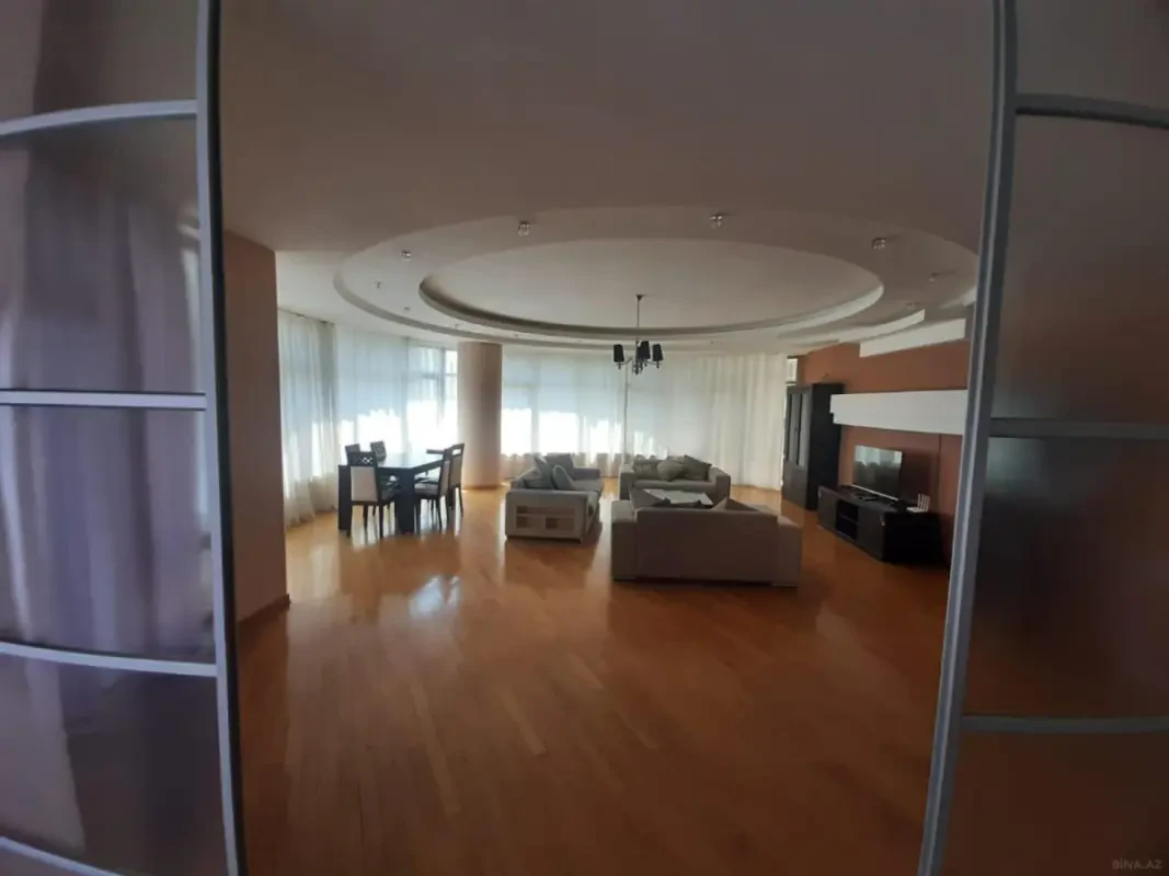 Kirayə verilir 4 otaqlı mənzil 211 m²