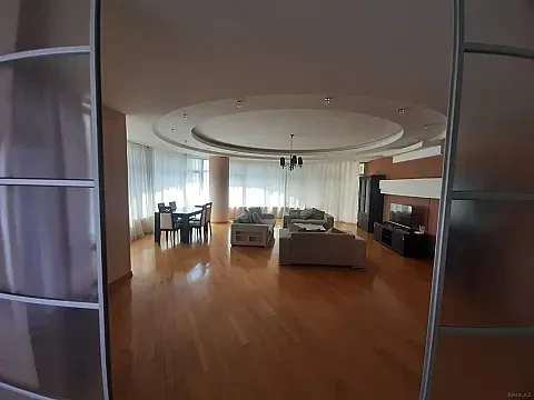 Kirayə verilir 4 otaqlı mənzil 211 m² — Bakı, Sahil qəs. 4 otaq 211.00 m²
