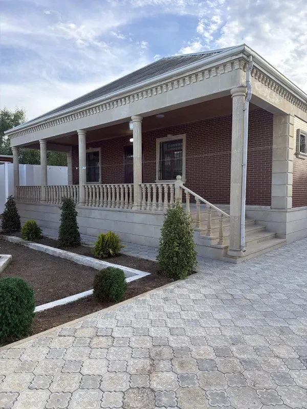 Satılır 4 otaqlı həyət evi 140 m²