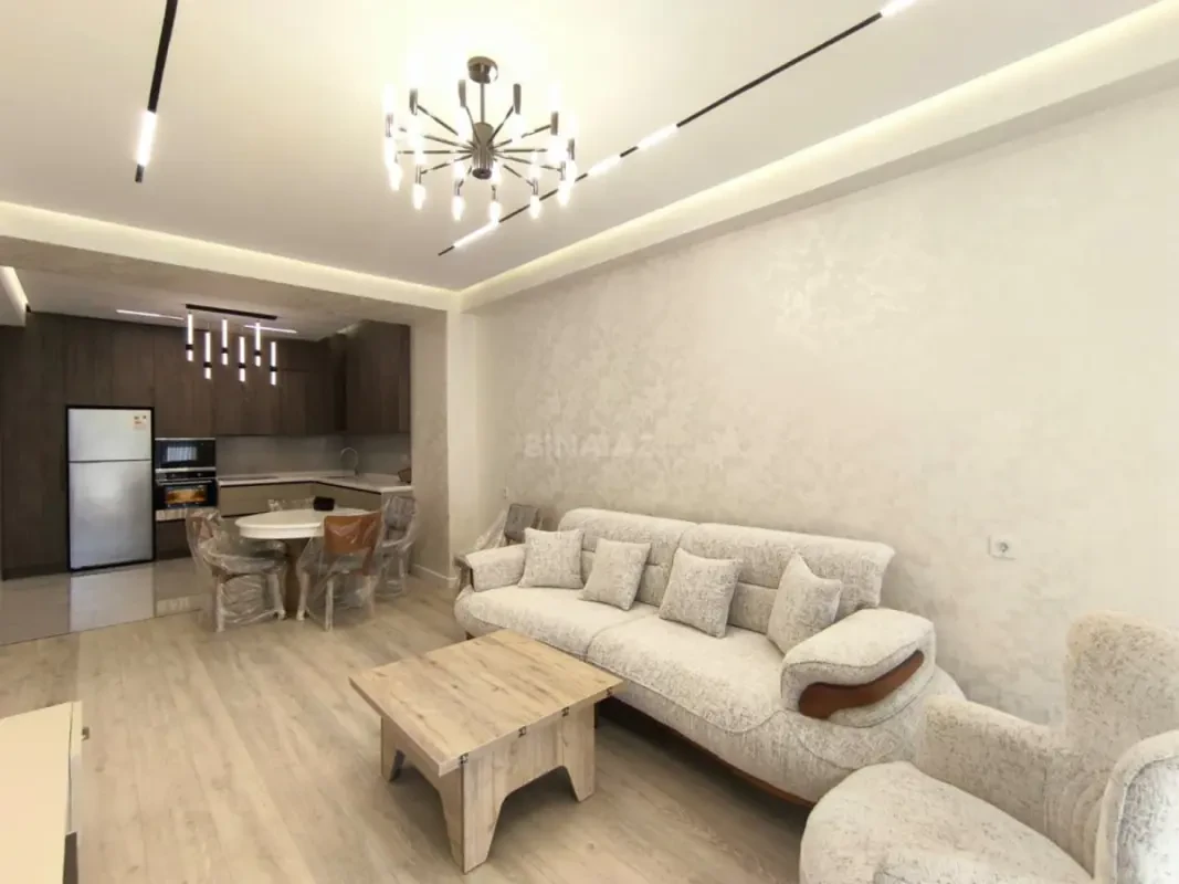 Kirayə verilir 2 otaqlı mənzil 80 m²