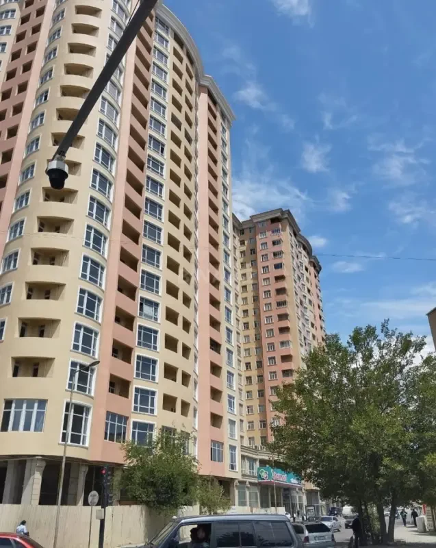 Satılır 2 otaqlı mənzil 73 m²