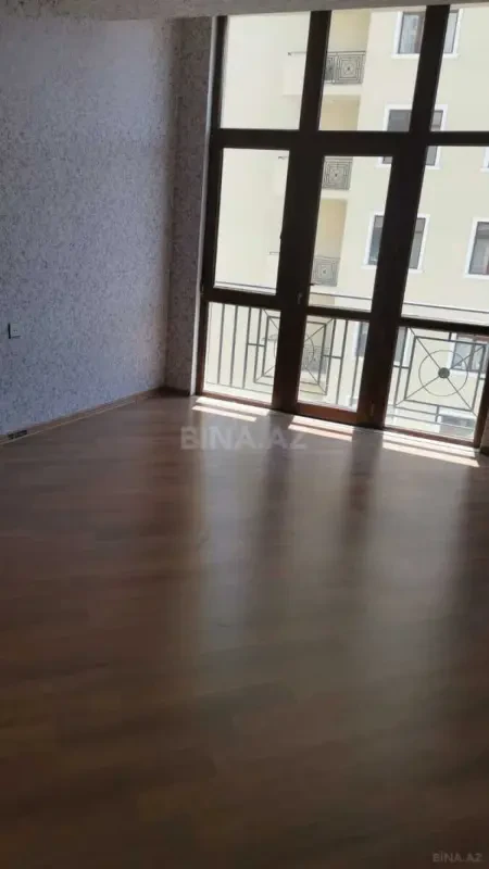Kirayə verilir 3 otaqlı mənzil 117 m²
