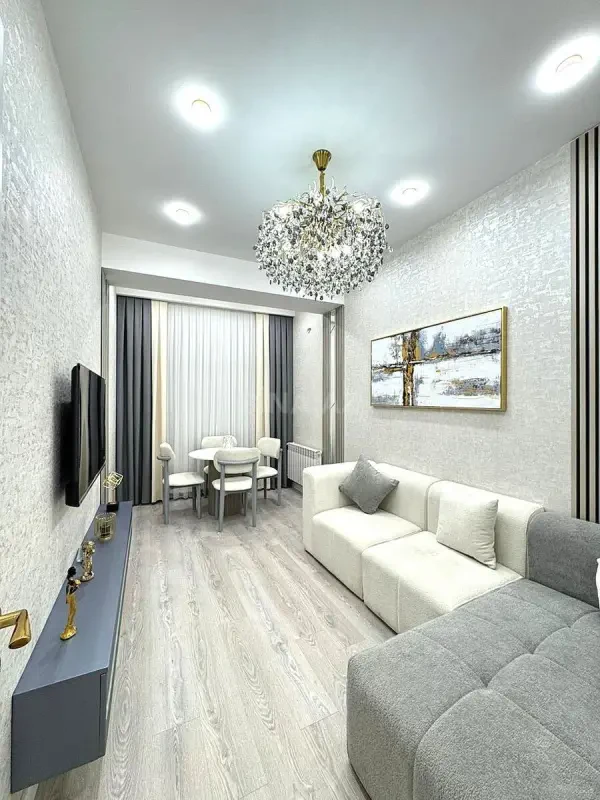 Satılır 2 otaqlı mənzil 61 m²