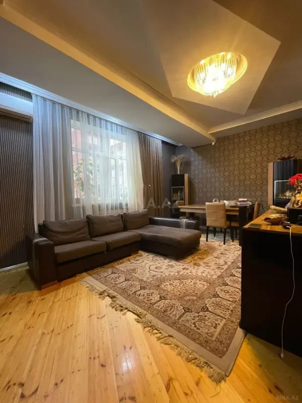 Satılır 2 otaqlı mənzil 88 m²