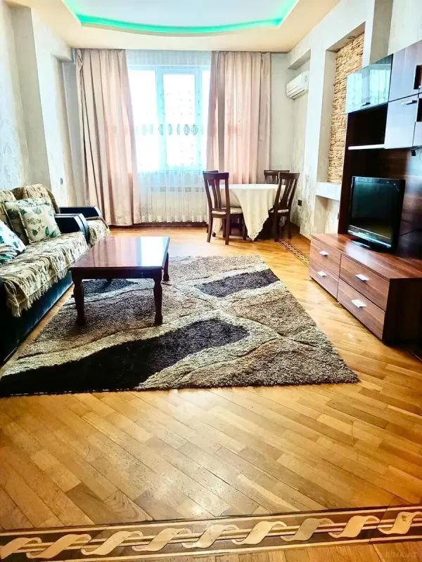 Kirayə verilir 3 otaqlı mənzil 100 m²