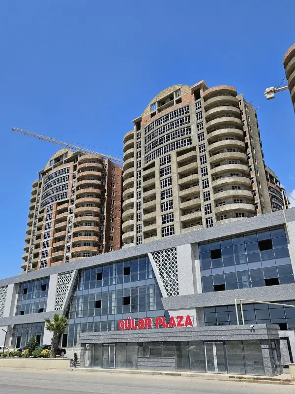 Satılır 2 otaqlı mənzil 100.6 m²