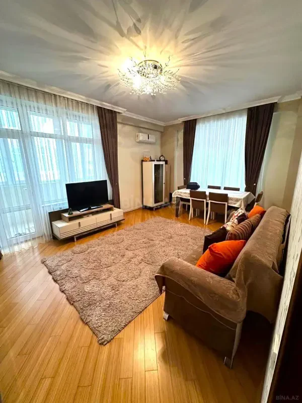 Satılır 3 otaqlı mənzil 105 m²