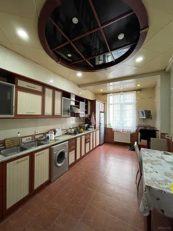 Satılır 2 otaqlı mənzil 95 m²