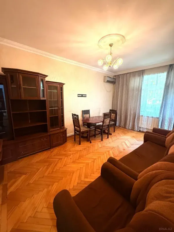 Kirayə verilir 2 otaqlı mənzil 60 m²