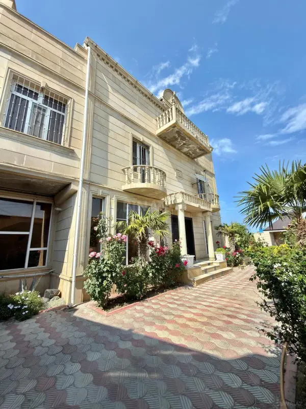 Kirayə verilir 6 otaqlı həyət evi 500 m²
