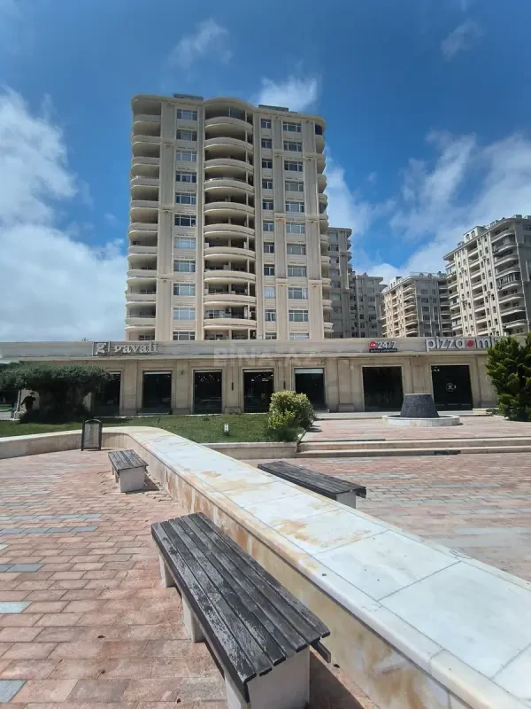 Satılır 3 otaqlı mənzil 225 m²