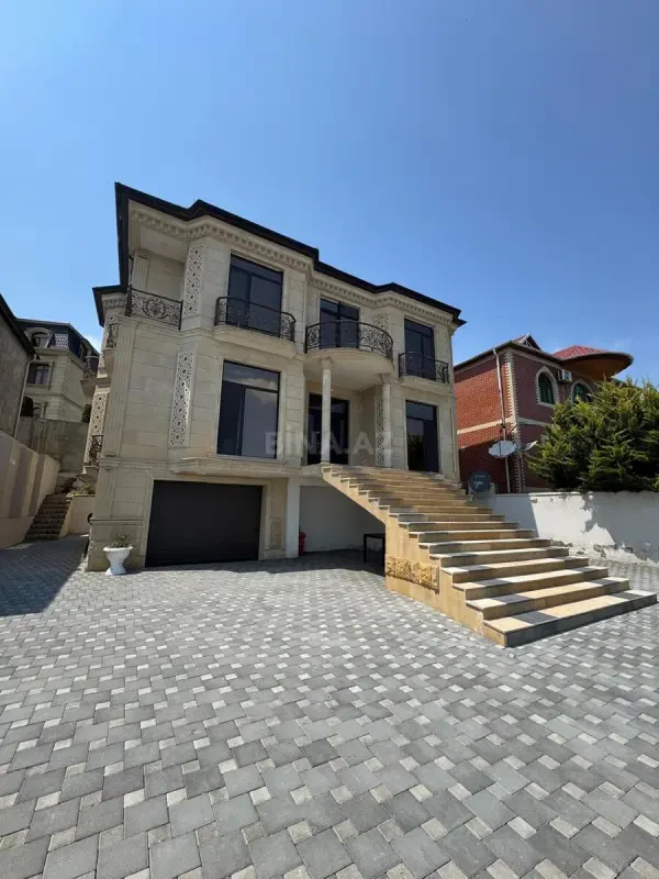 Satılır 7 otaqlı həyət evi 390 m²