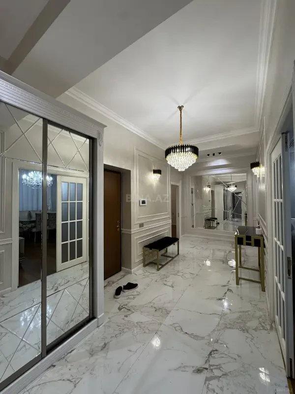Kirayə verilir 3 otaqlı mənzil 140 m²