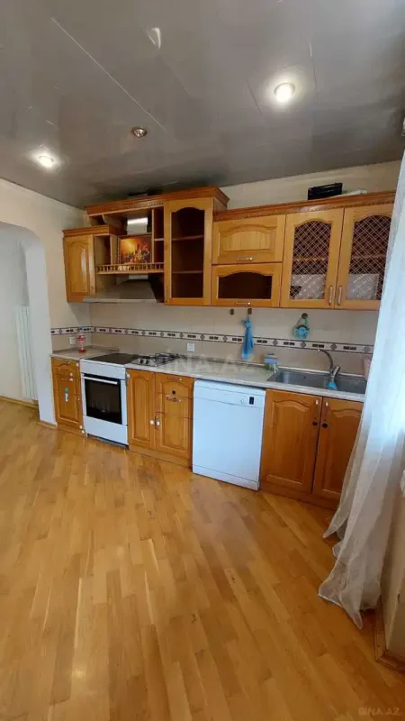 Kirayə verilir 3 otaqlı mənzil 105 m²
