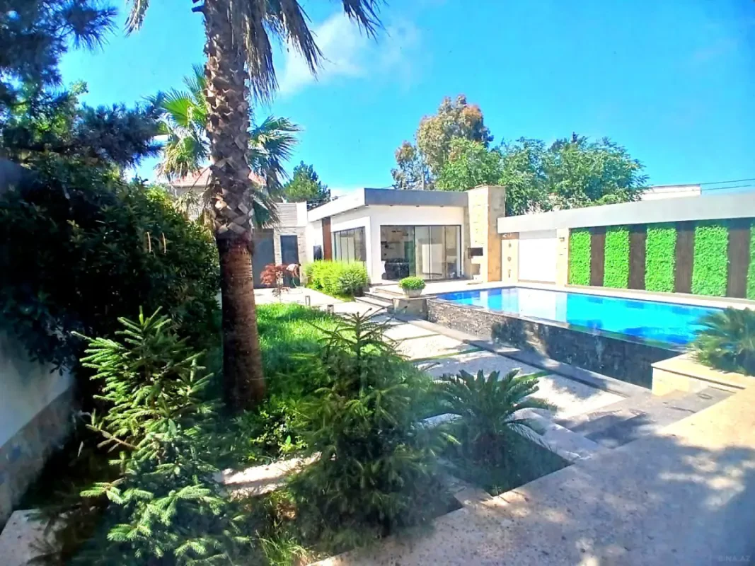 Satılır 5 otaqlı həyət evi 250 m²