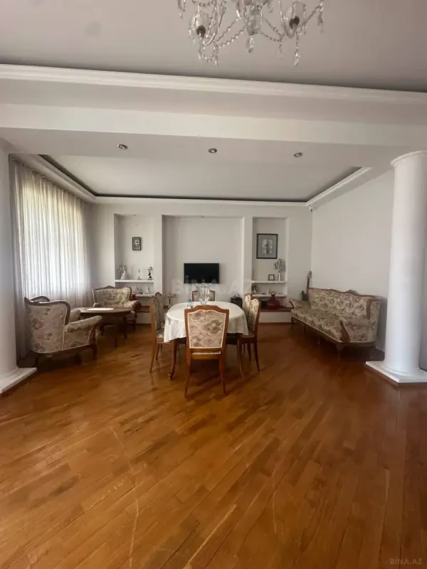 Kirayə verilir 3 otaqlı mənzil 150 m²