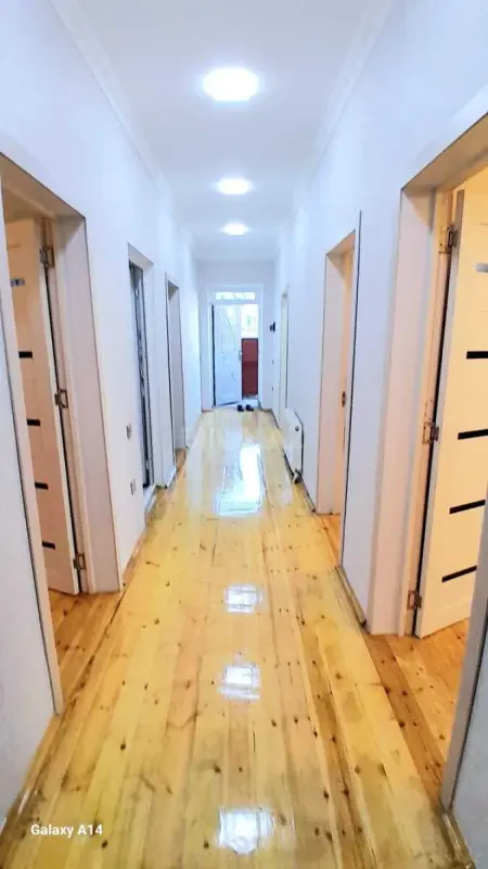 Satılır 4 otaqlı həyət evi 100 m²