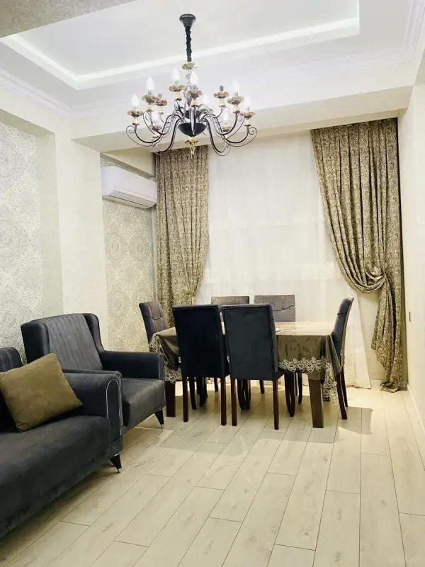 Kirayə verilir 2 otaqlı mənzil 85 m²