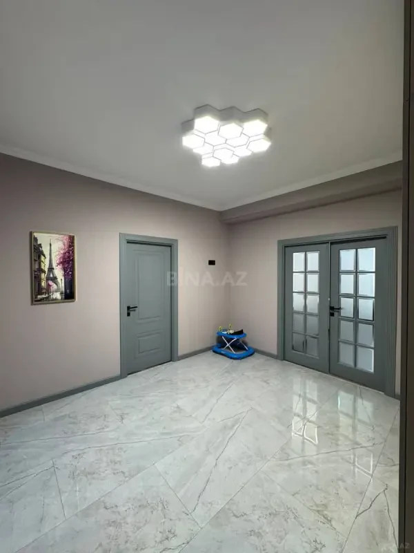Satılır 3 otaqlı mənzil 140 m²