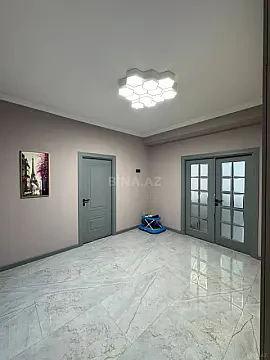 Satılır 3 otaqlı mənzil 140 m² — Bakı, İnşaatçılar 3 otaq 140.00 m²