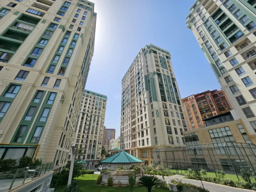 Kirayə verilir 2 otaqlı mənzil 65 m²
