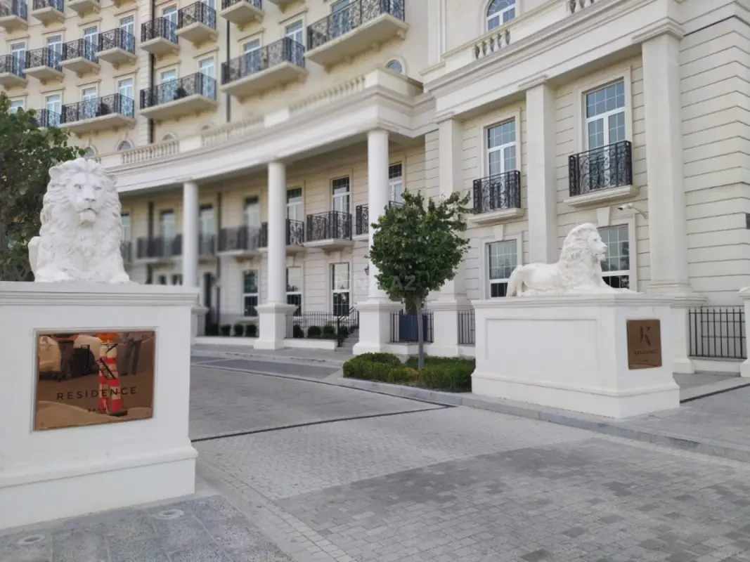 Satılır 4 otaqlı mənzil 120 m²