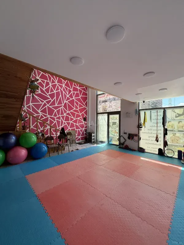 Kirayə verilir 3 otaqlı ofis 104 m²