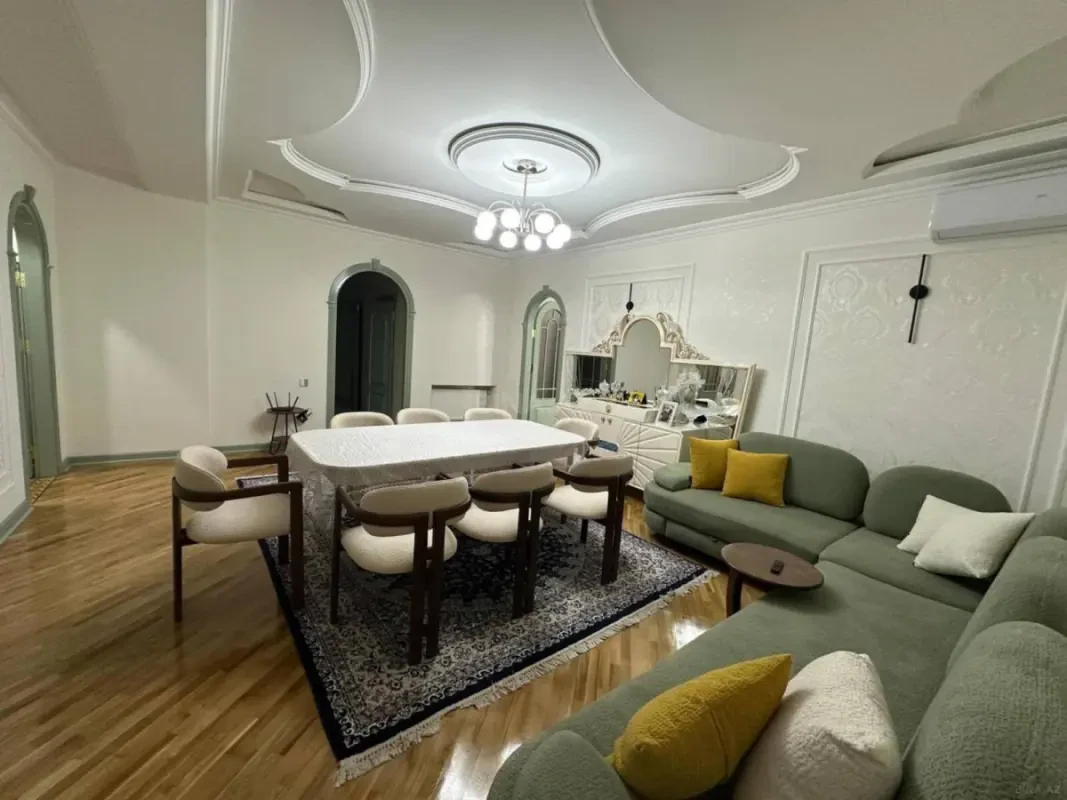 Satılır 3 otaqlı mənzil 112 m²