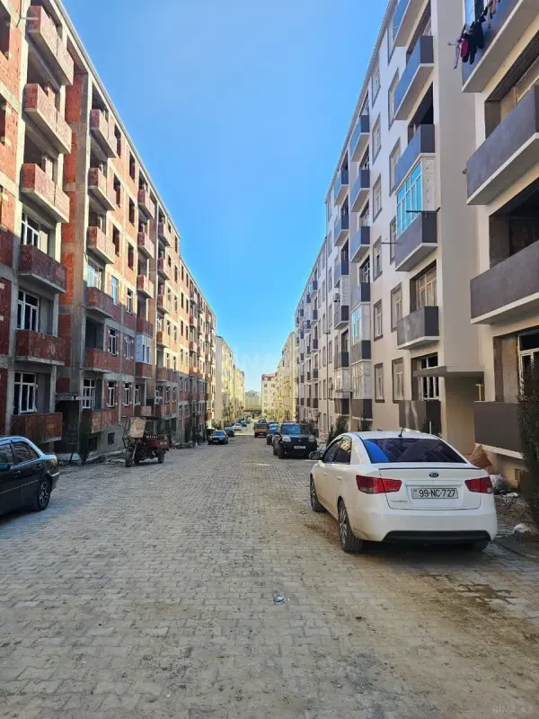 Satılır 1 otaqlı mənzil 57 m²