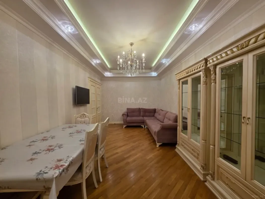Satılır 3 otaqlı mənzil 110 m²