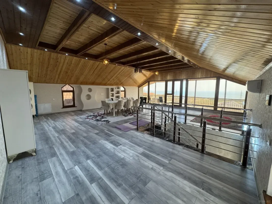 Satılır 6 otaqlı həyət evi 330 m²