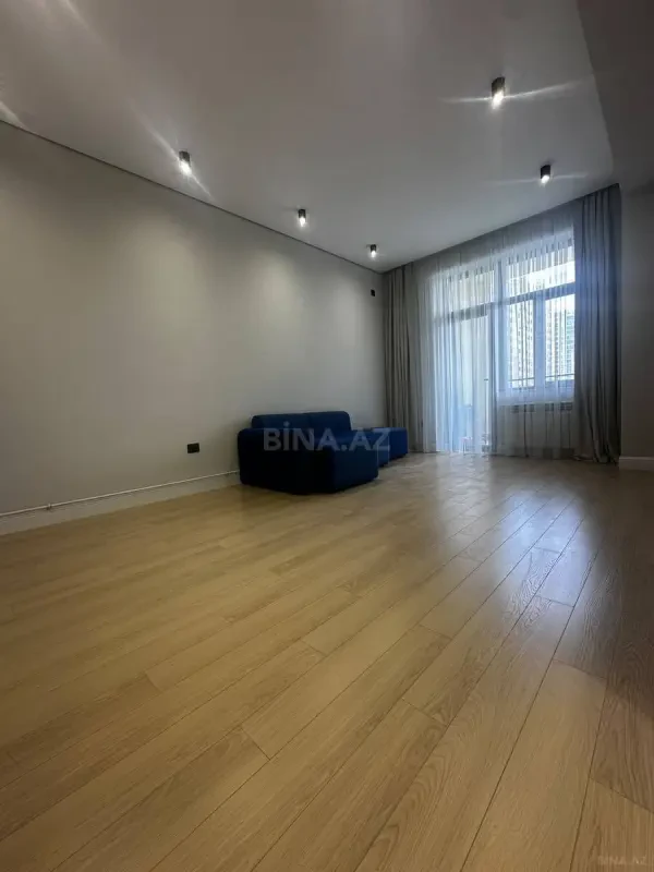 Satılır 2 otaqlı mənzil 66 m²