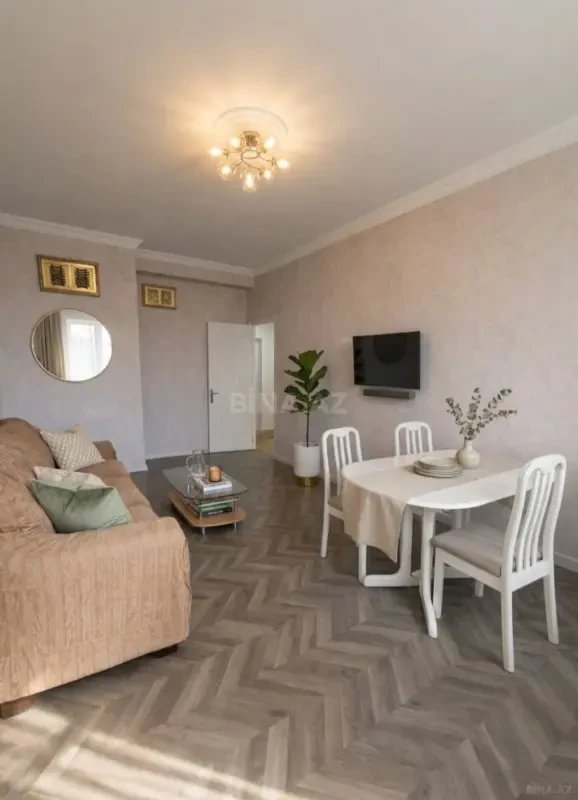 Kirayə verilir 2 otaqlı mənzil 62 m²