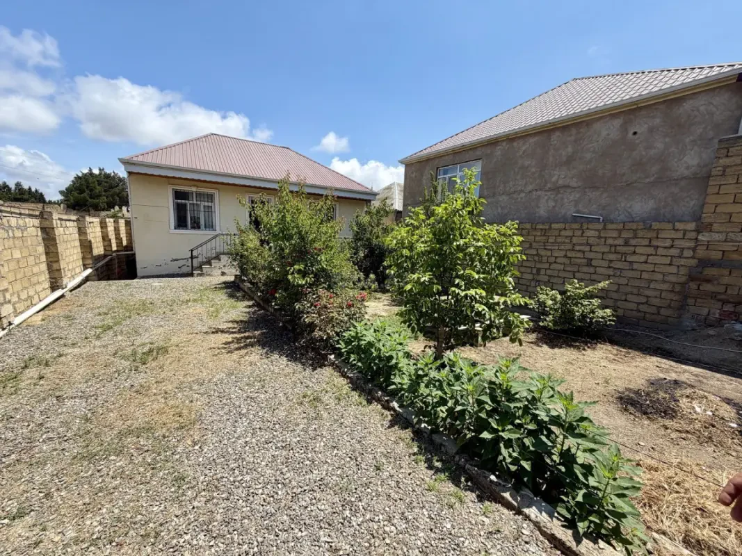Satılır 3 otaqlı həyət evi 100 m²