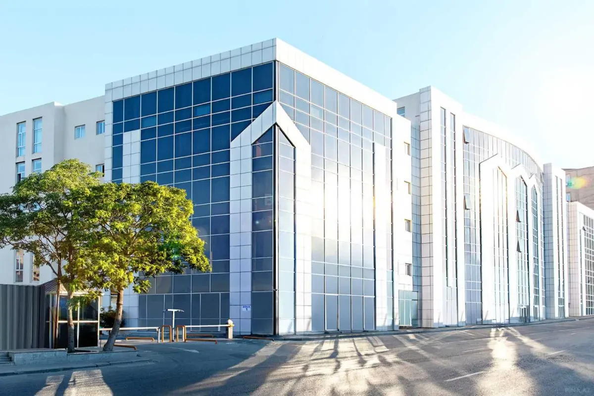 Kirayə verilir 5 otaqlı ofis 140 m²