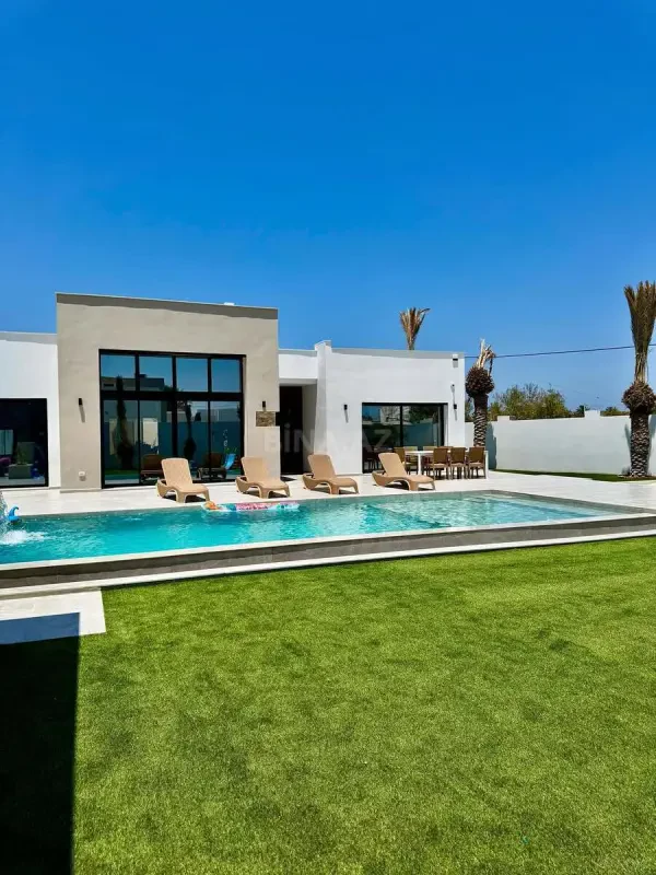 Kirayə verilir 5 otaqlı həyət evi 250 m²