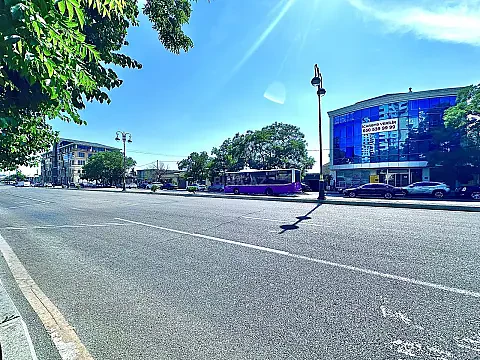 Kirayə verilir obyekt 1200 m² — Bakı, İnşaatçılar 1200.00 m²