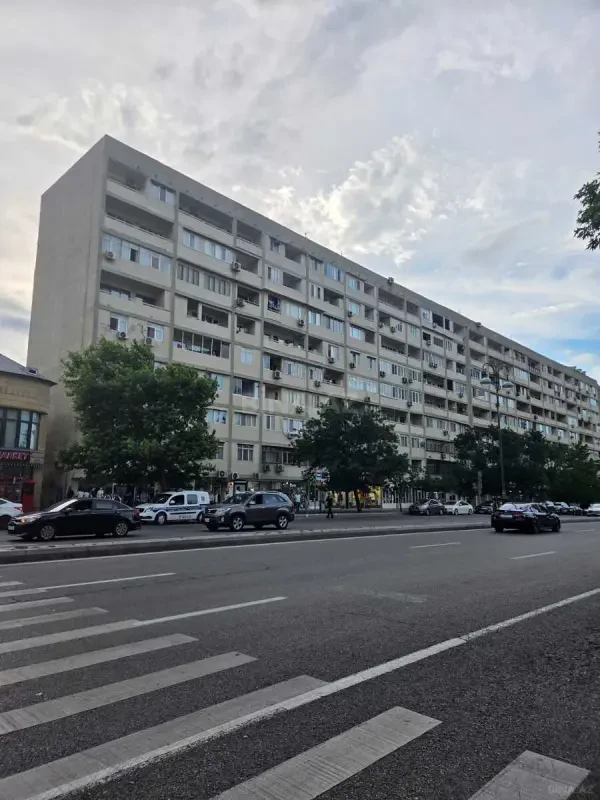 Satılır 2 otaqlı mənzil 56 m²